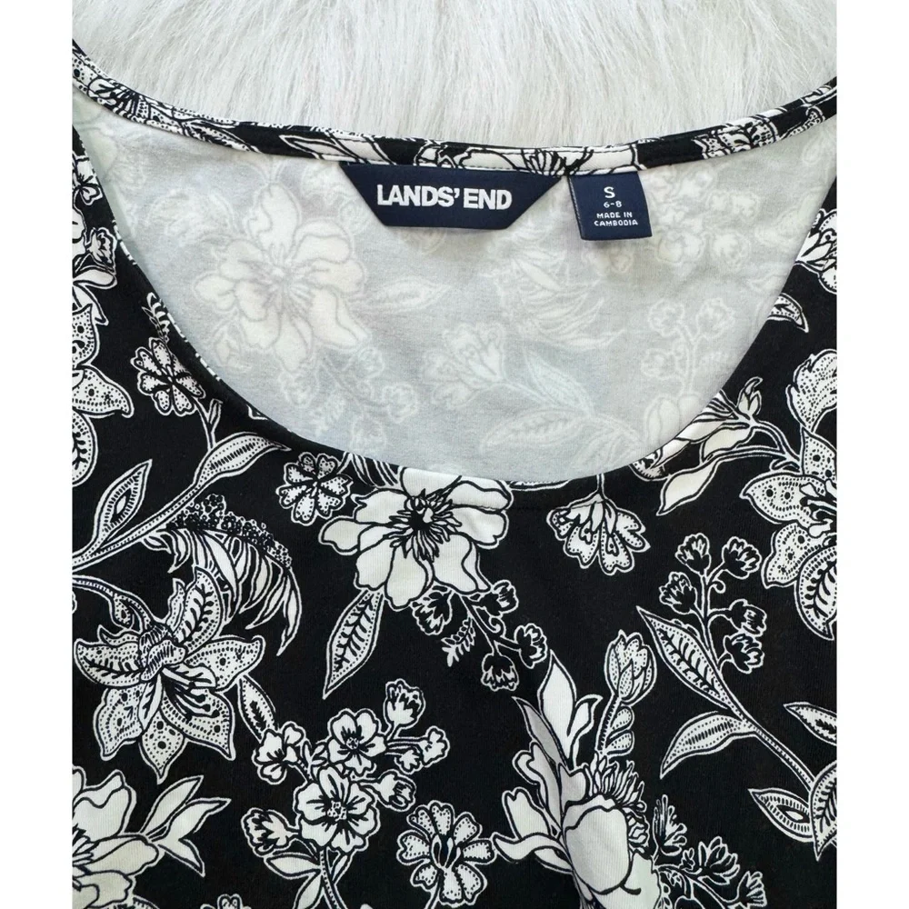 Lands’ End Floral Fit and Flare Dress 🤍🖤 - Picture 3 of 4
